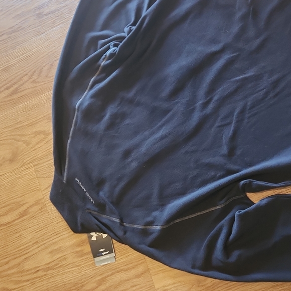 *NWT* Under Armour fleece top - Picture 9 of 10
